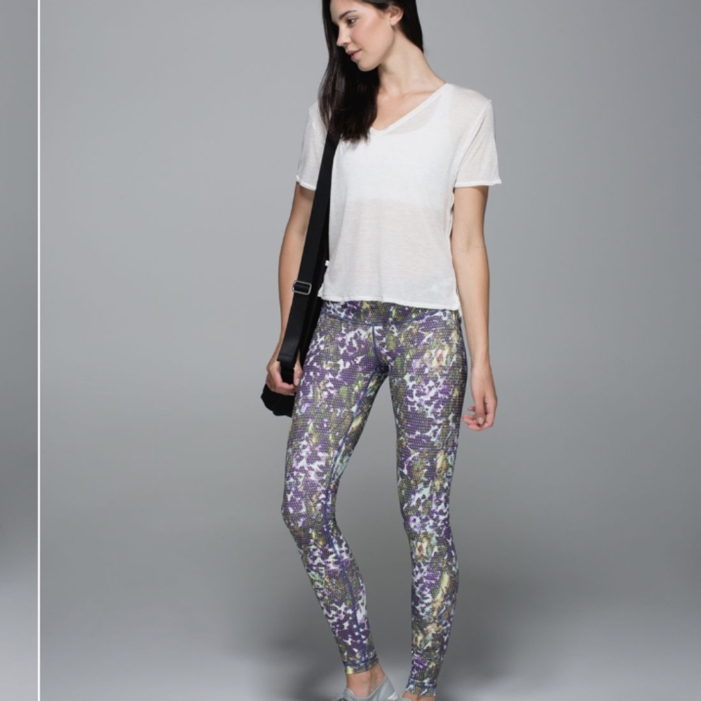 Lululemon athletica wunder under floral sport backdrop iris